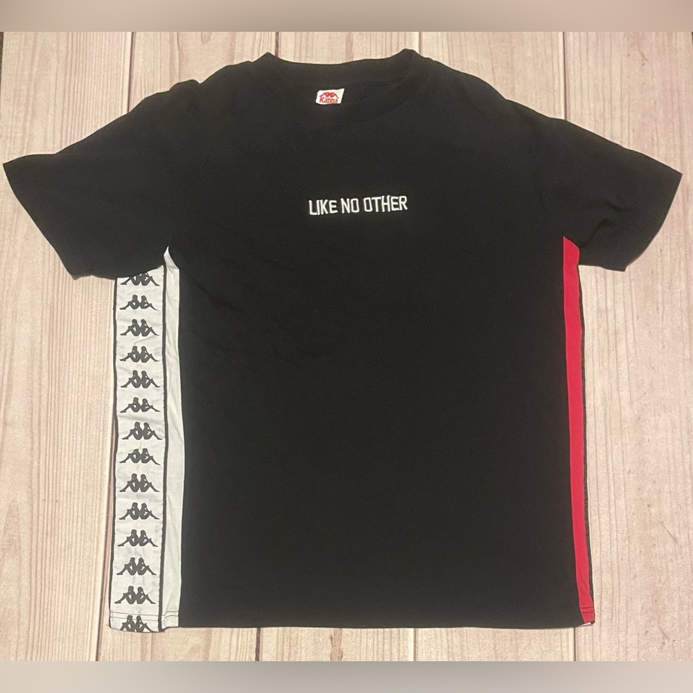Kappa Men’s Size Medium T-Shirt Embroidered Chest Side Piping Backside Logo